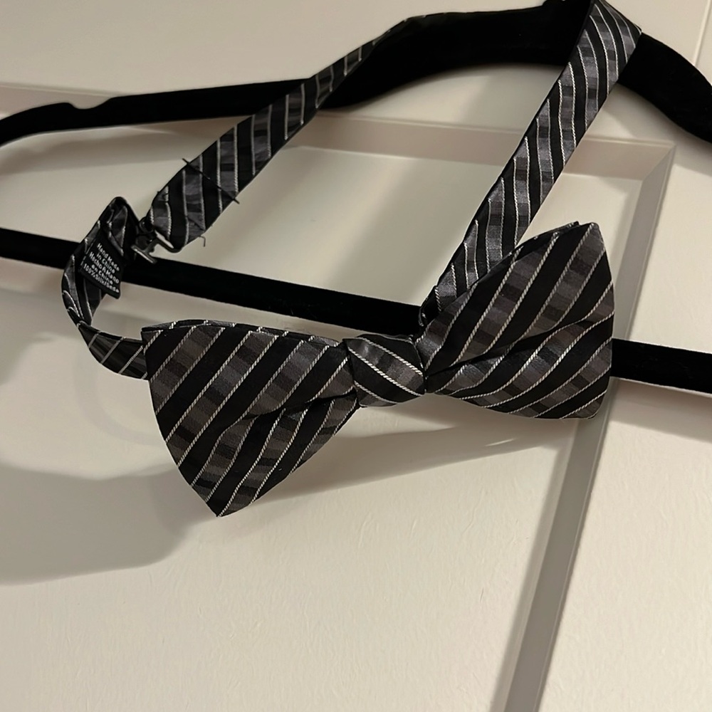 Bow tie